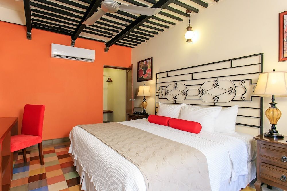 Standard Room, 1 Queen Bed