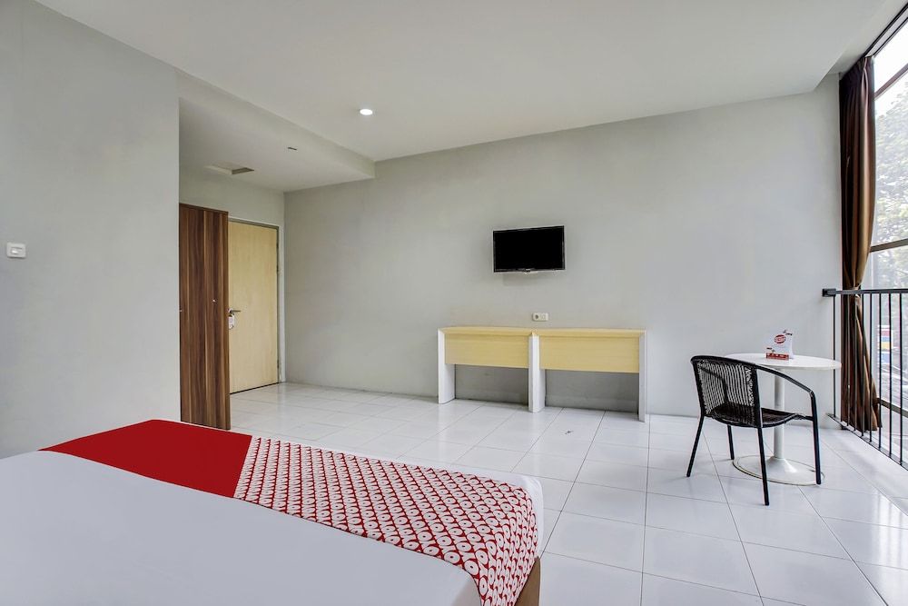 Deluxe Studio