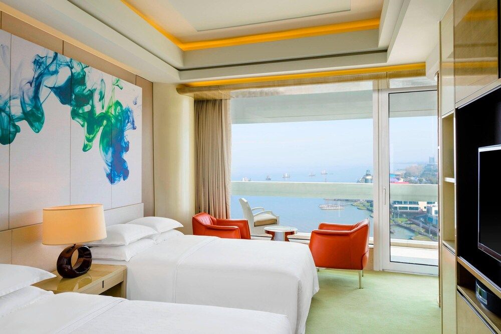 Premier Room, 2 Twin Beds, Lake View (Balcony)