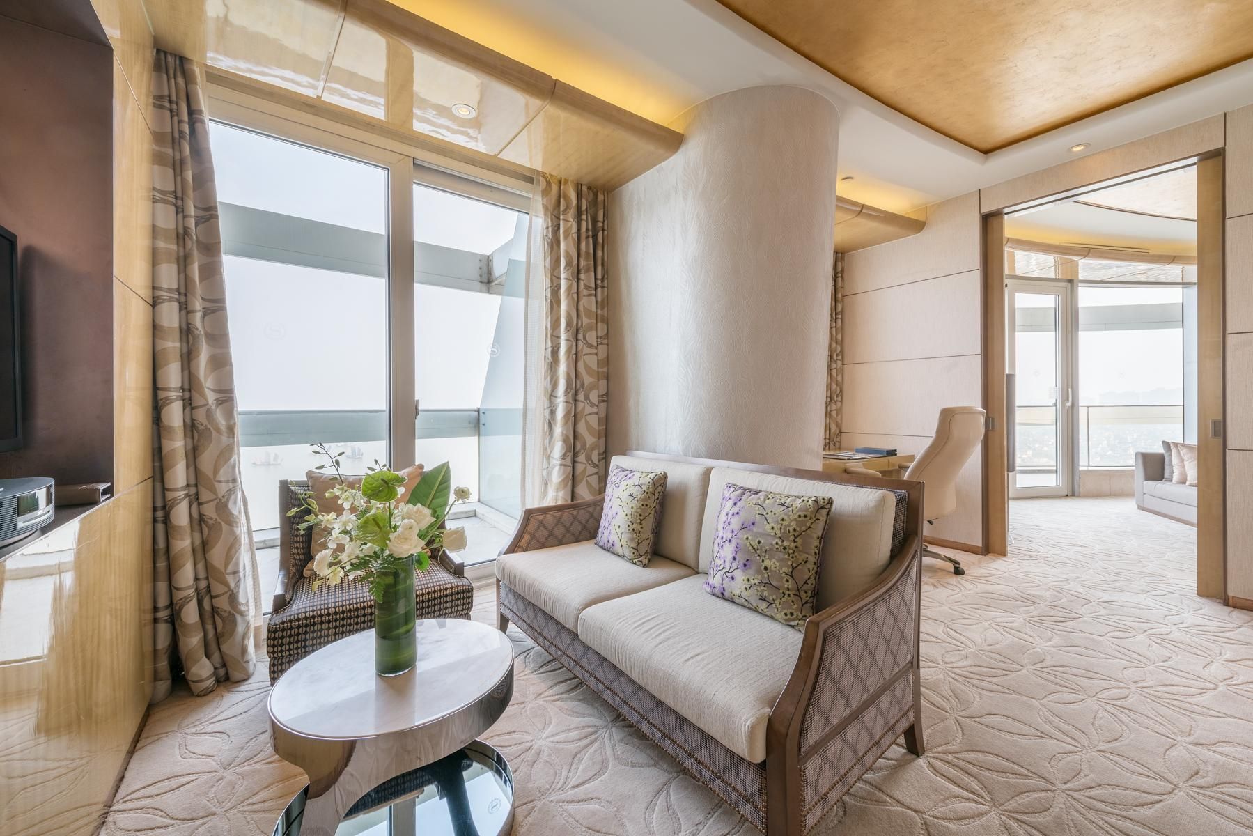 Hot Spring, 1 Bedroom Hospitality Suite, 1 King, Lake view, High floor, Balcony