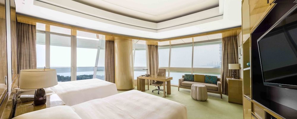 Room, 2 Twin Beds, Lake View