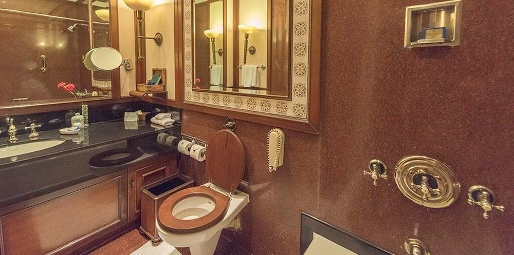 The Oberoi Grand, Kolkata Luxury Room 10