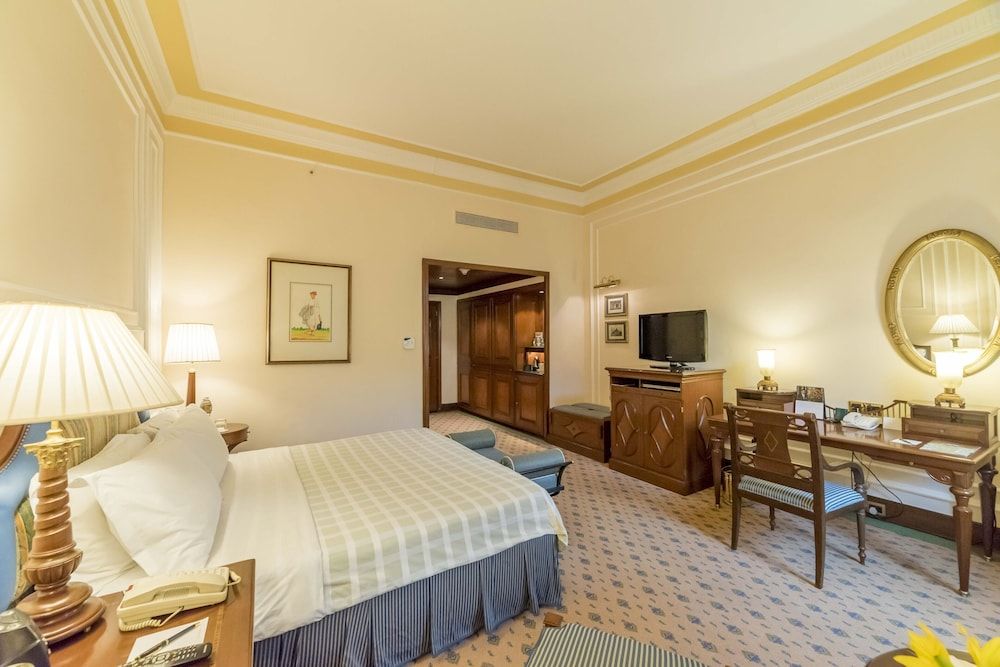 The Oberoi Grand, Kolkata Luxury Room