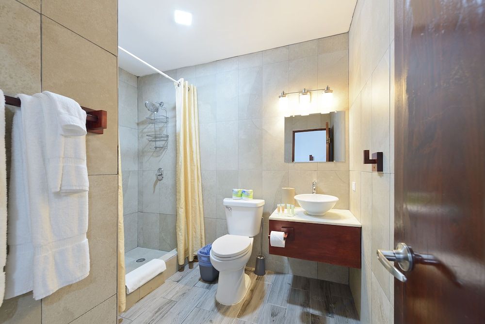 Parrot Cove Lodge Deluxe Room, 1 King Bed with Sofa bed, Non Smoking, Ocean View 5