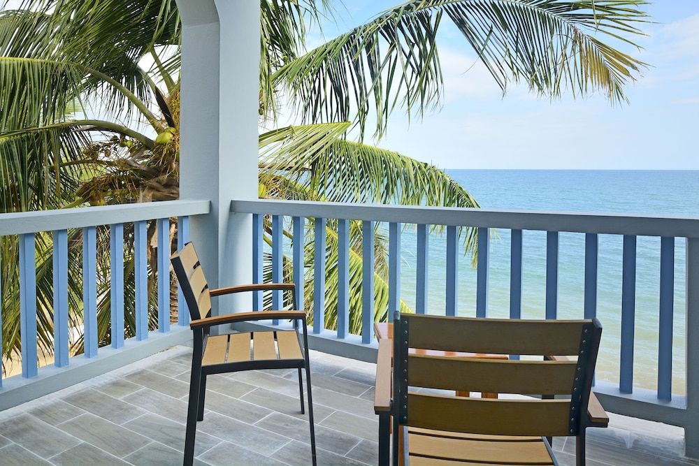 Parrot Cove Lodge Junior Suite, 1 Bedroom 5