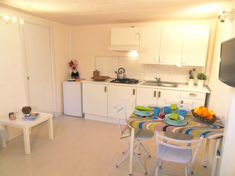 Smart Apartments Traditional Duplex, Ground Floor (2) 12