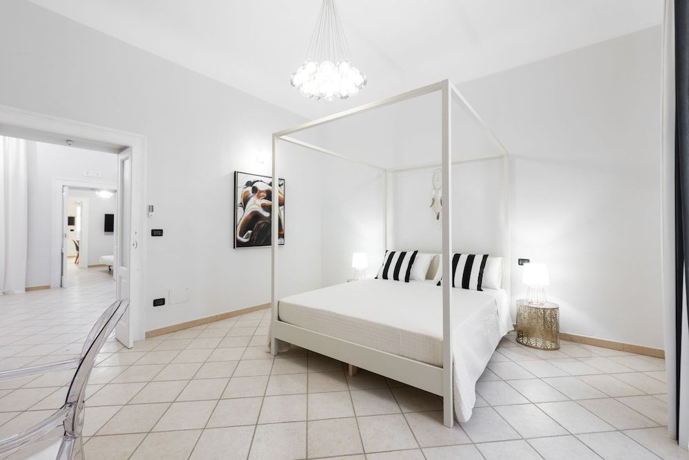 undefined Ancient Maison M8 Bari 6