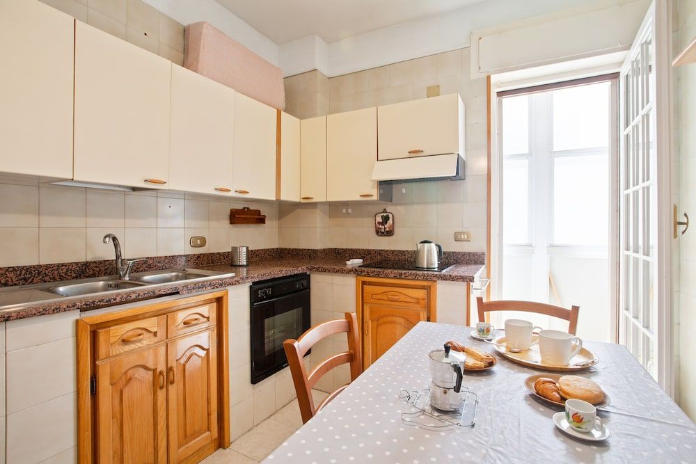 undefined Pane & Pomodoro Beach Roomy Flat 9