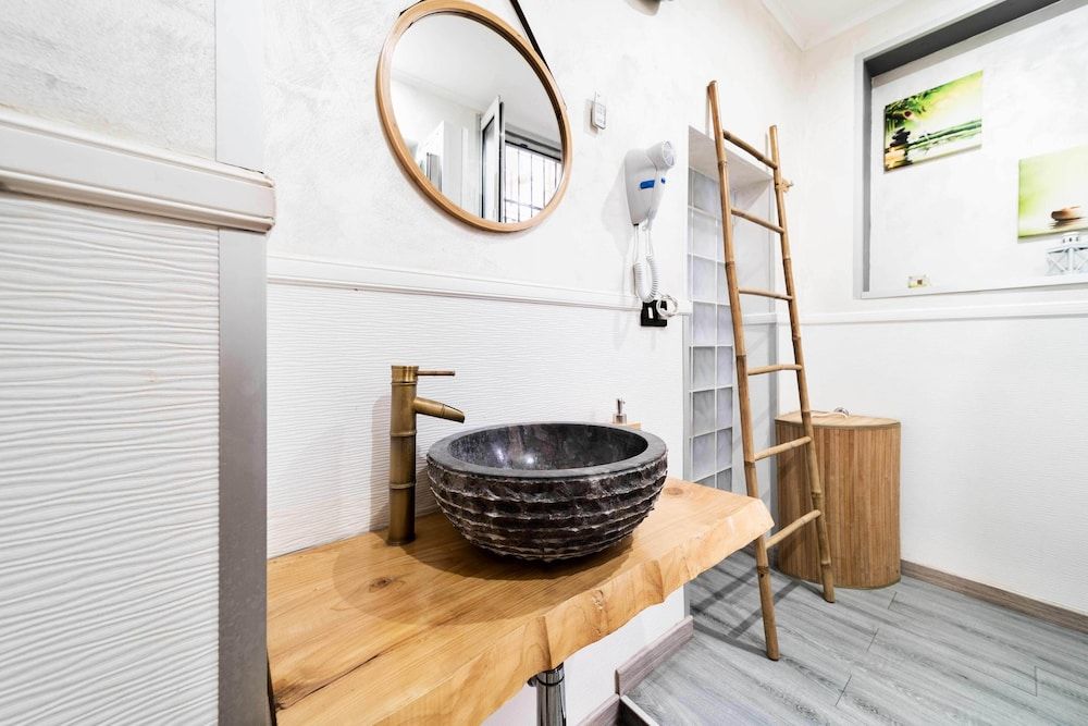 Newhouse Dei Mille Apartment 12