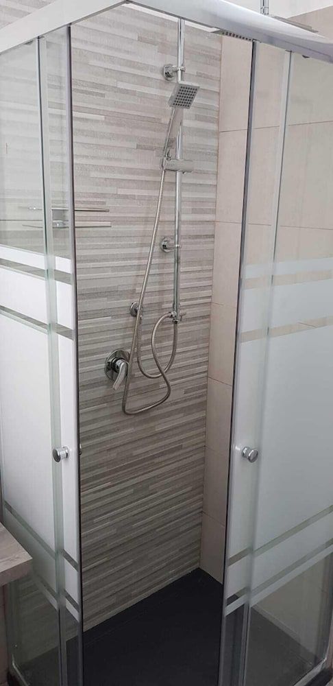 undefined Newhouse Crispi 78 10