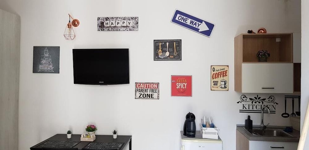 undefined Newhouse Crispi 78 4