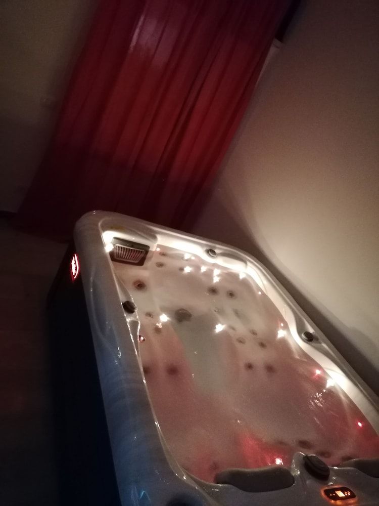 Private Spa Tub