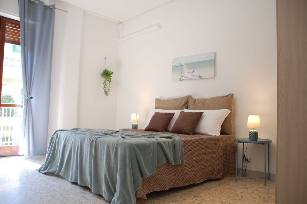 Bari Rooms Central Station Basic Triple Room, Shared Bathroom (Esterno 5) 4