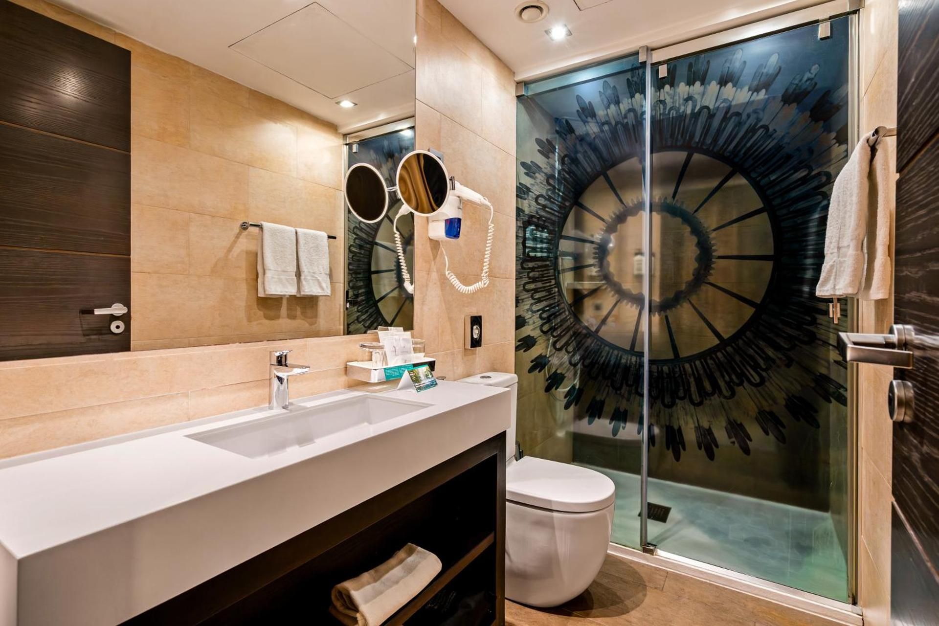 1 King Bed Premium Pool View