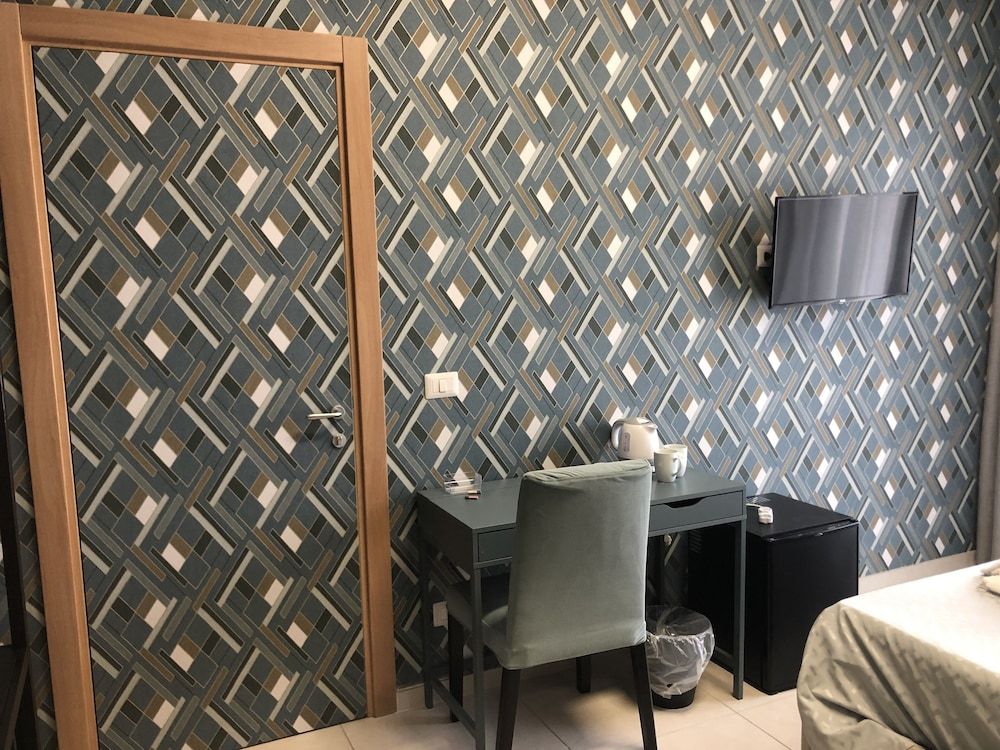 Dante 11 Guesthouse Deluxe Double Room 6