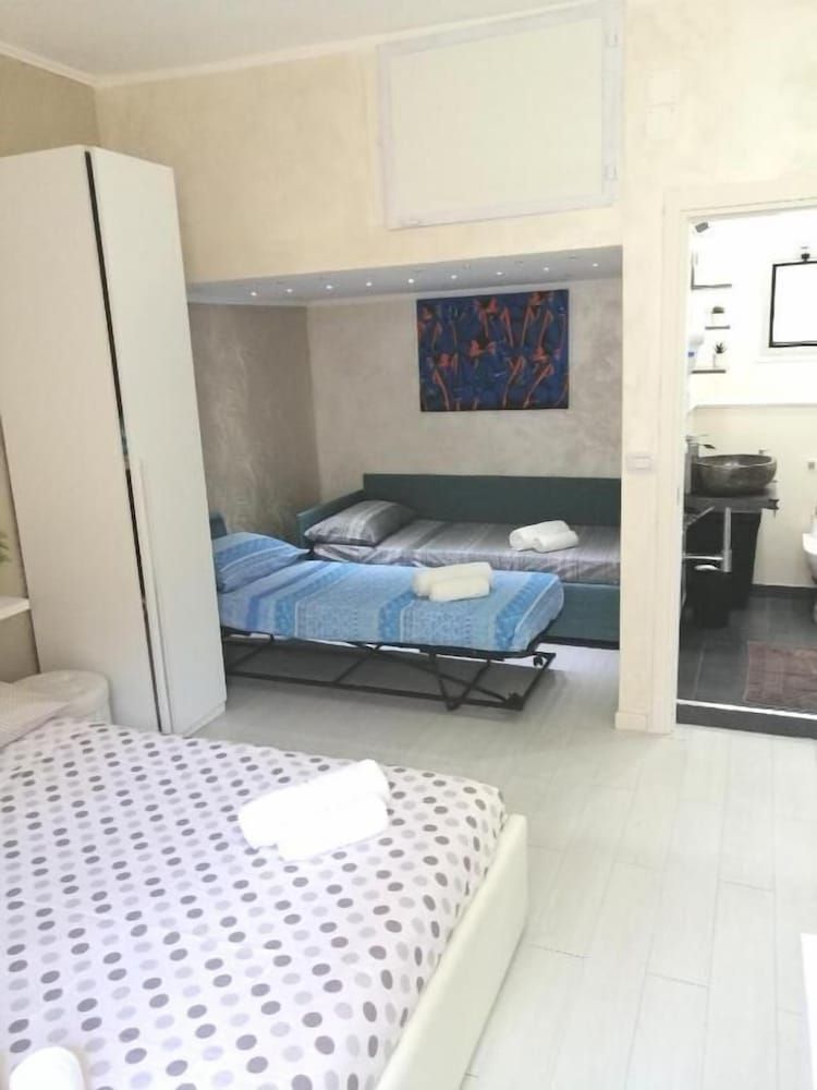 undefined Newhouse Dante 5