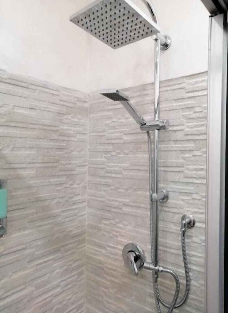 undefined Newhouse Dante 7