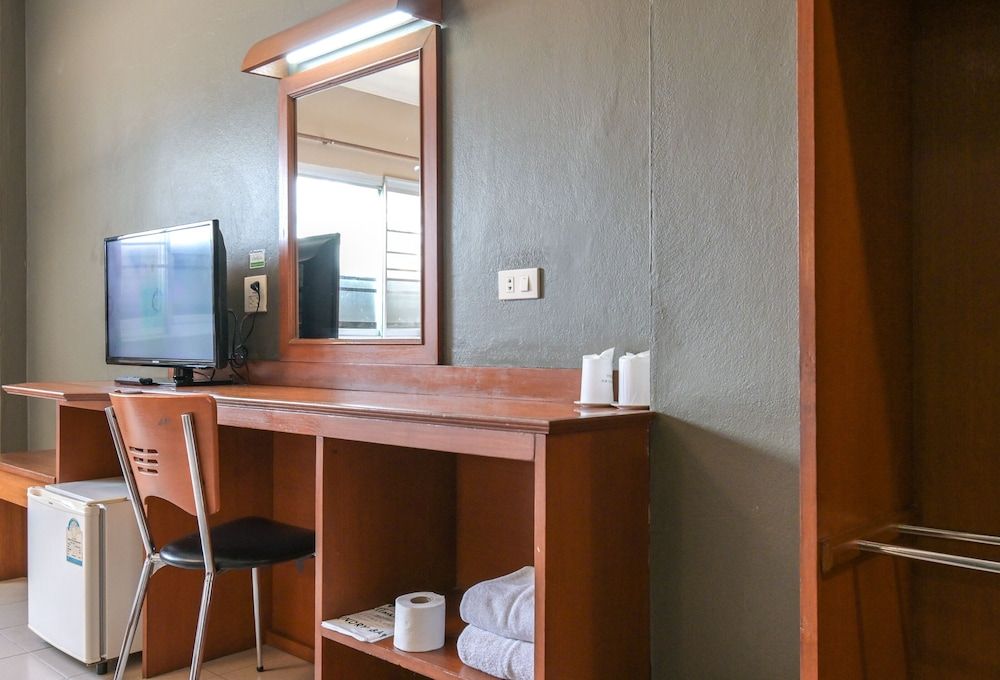 Rattana Park Hotel Standard Twin Room 15