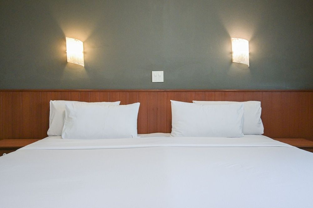 Rattana Park Hotel Standard Double Room 4