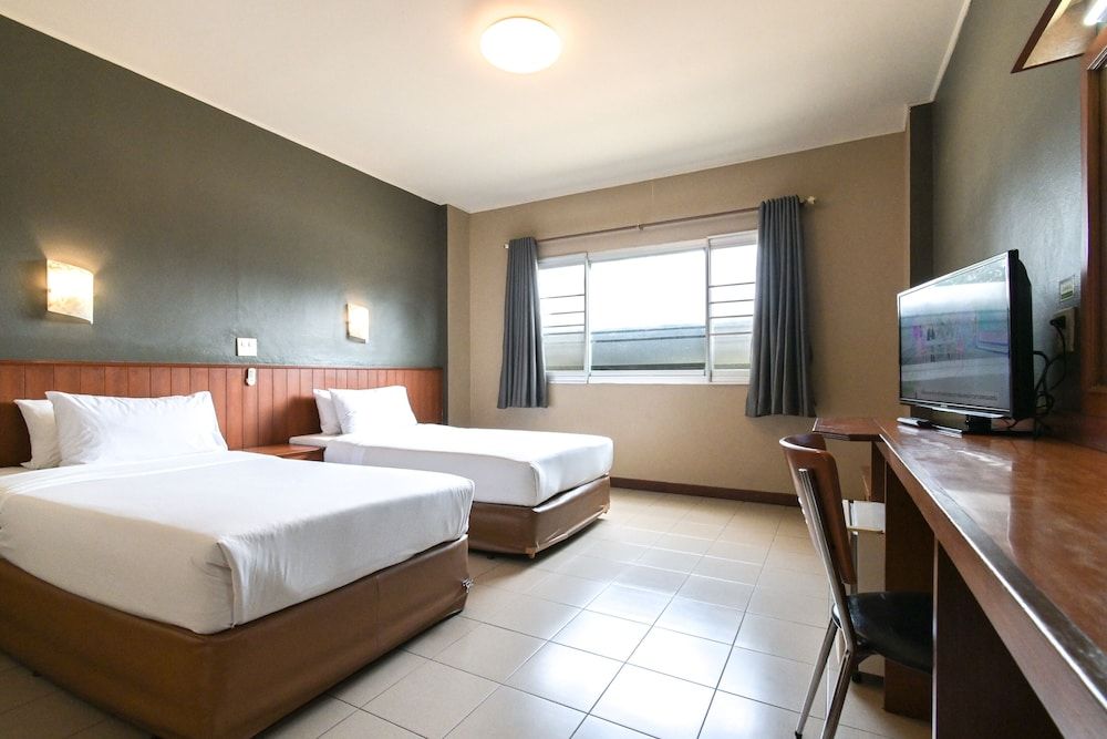 Rattana Park Hotel Standard Twin Room 6