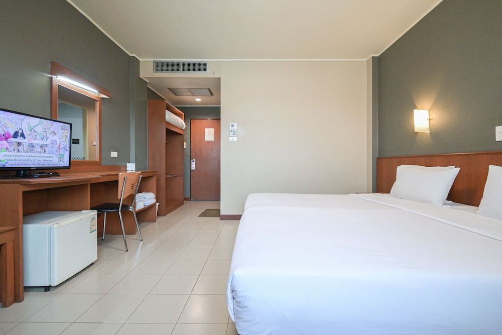 Rattana Park Hotel Standard Double Room 6