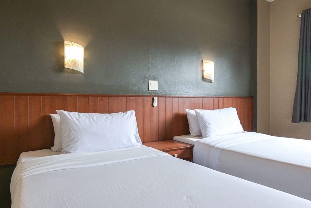 Rattana Park Hotel Standard Twin Room