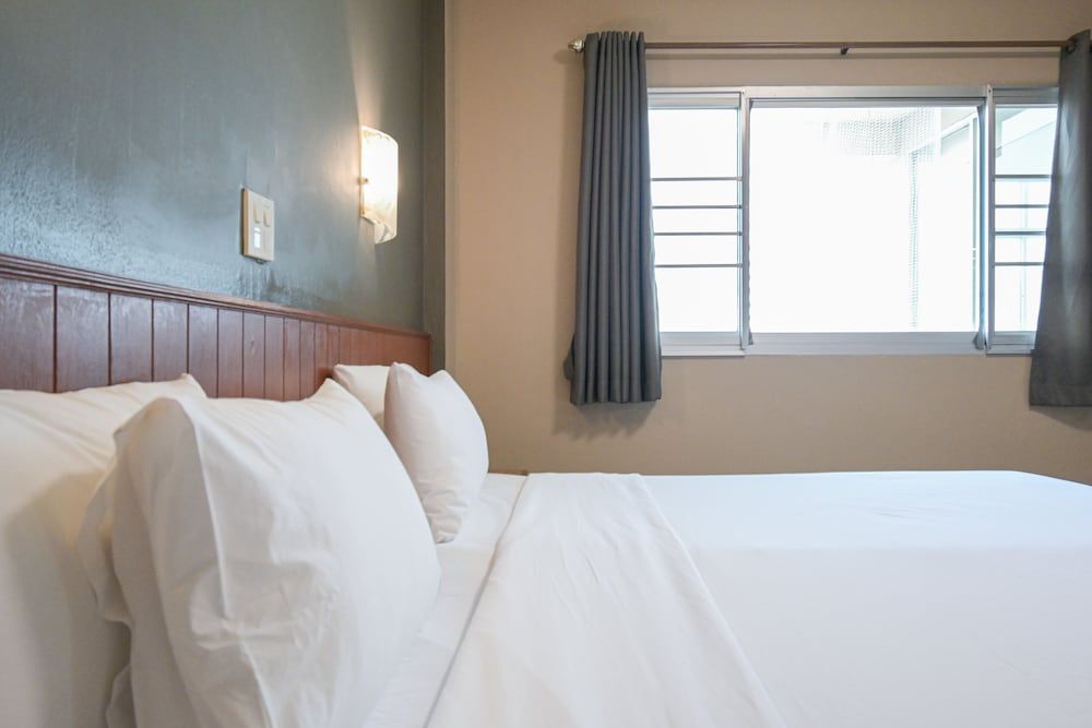 Rattana Park Hotel Standard Double Room 5