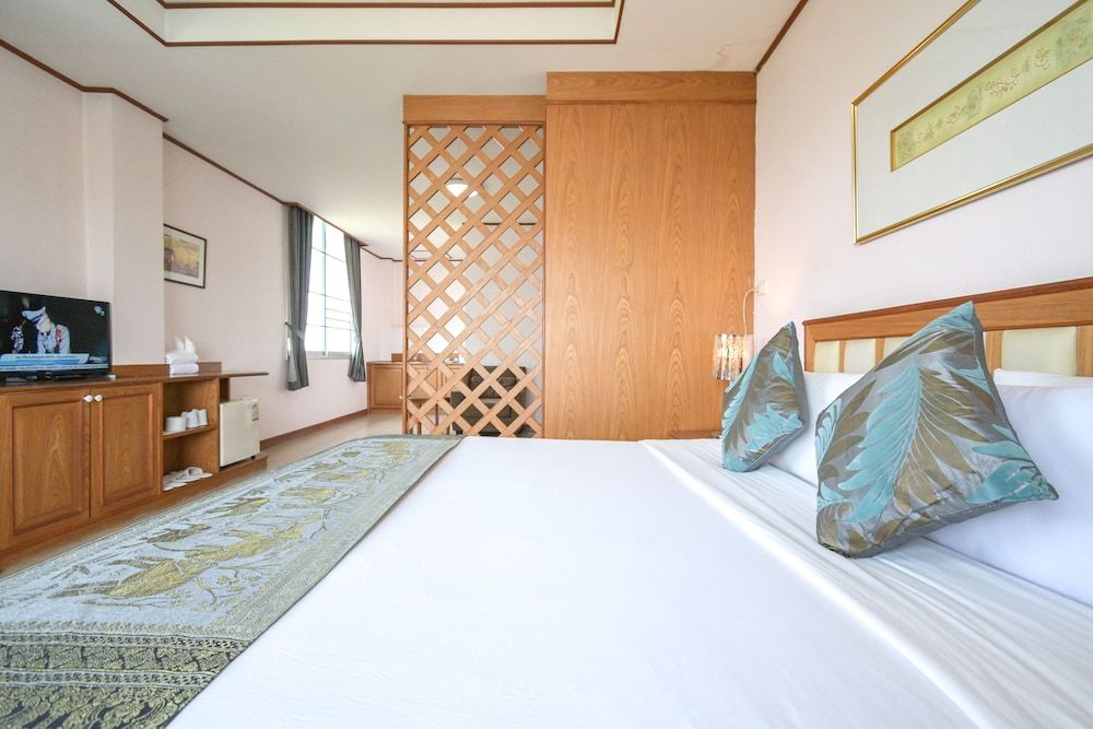 Rattana Park Hotel Super Deluxe Room 5
