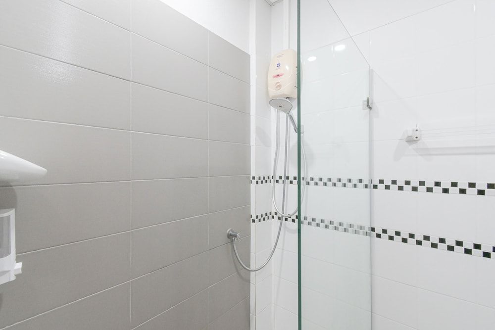 Rattana Park Hotel Standard Twin Room 9