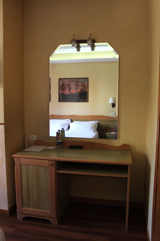 Phi Hotel Ambra Classic Double Room 7