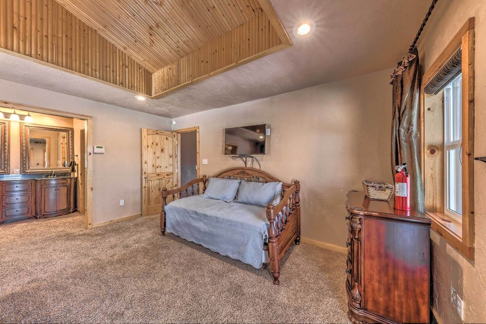 House (4 Bedrooms)