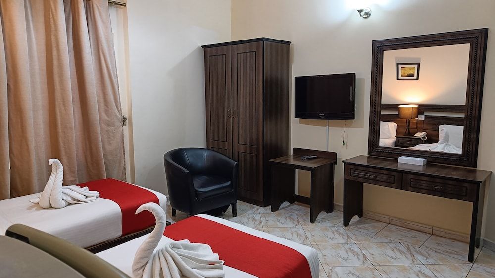 RUWI BEACH HOTEL APARTMENTS Standard Twin Room 9