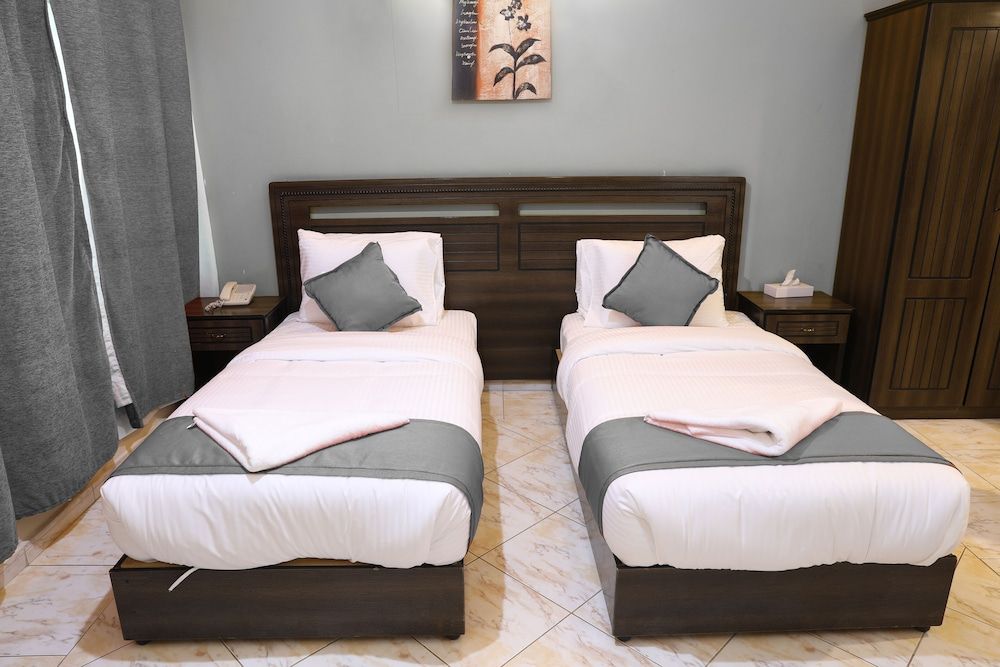 RUWI BEACH HOTEL APARTMENTS Standard Twin Room 2