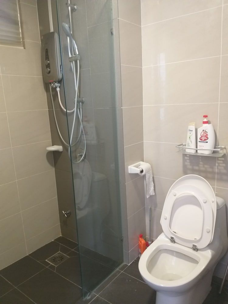 Raffles Suites Homestay Comfort Single Room, 1 Bedroom, Pool View 3