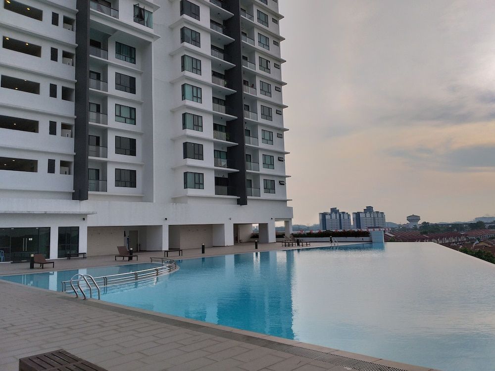 undefined Raffles Suites Homestay 7