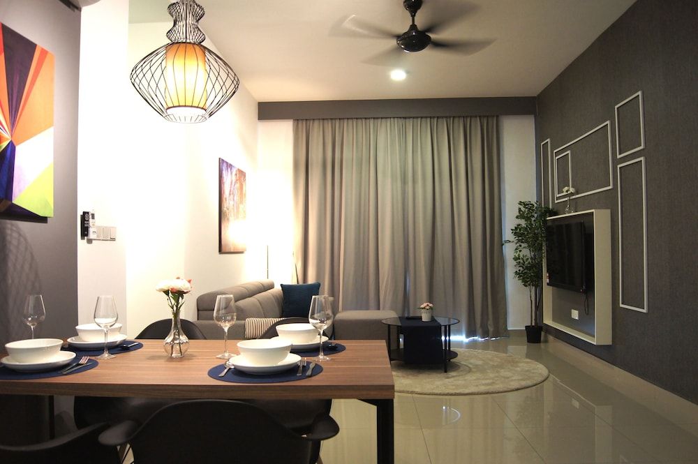 Twin Galaxy Suites Two-Bedroom Suite 16