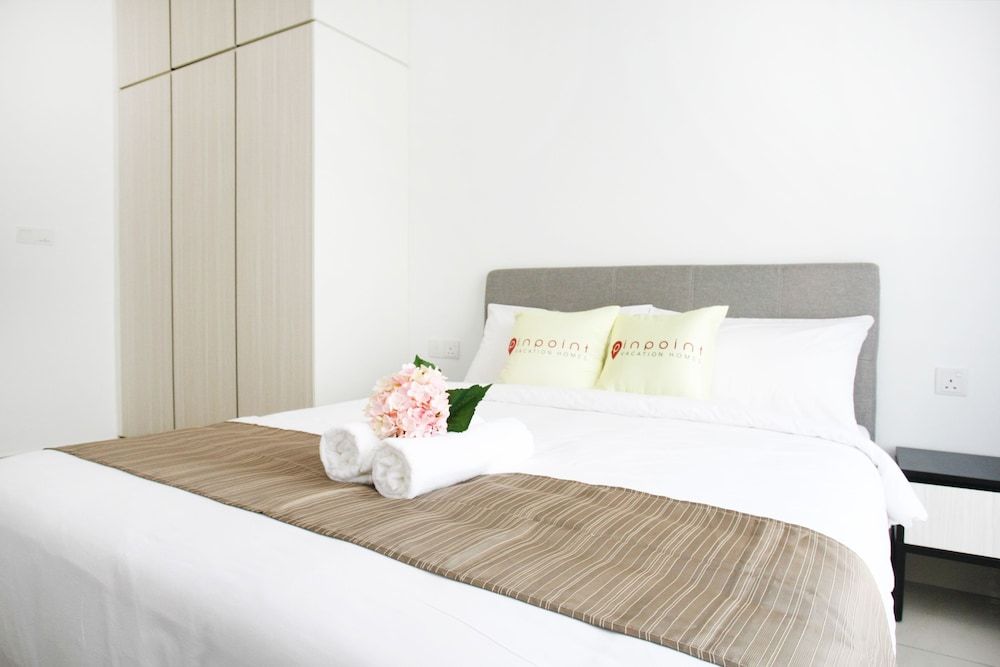 undefined Pinnacle Tower 8