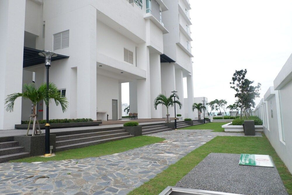 undefined Pinnacle Tower 7