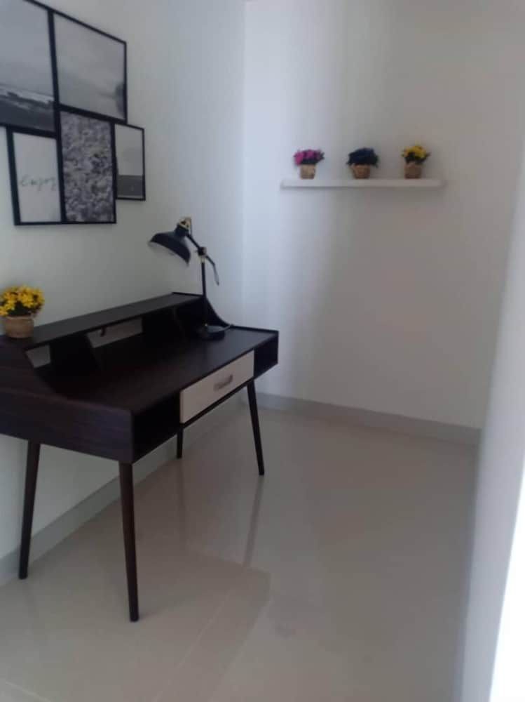 undefined BORA Hotel Apartment - Danga Bay 6