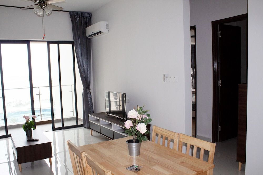 undefined Homerent by Countrygarden Danga Bay 5