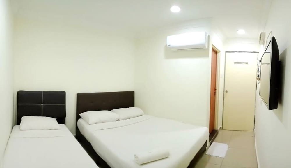 undefined Cattleya Glory Hotel 9