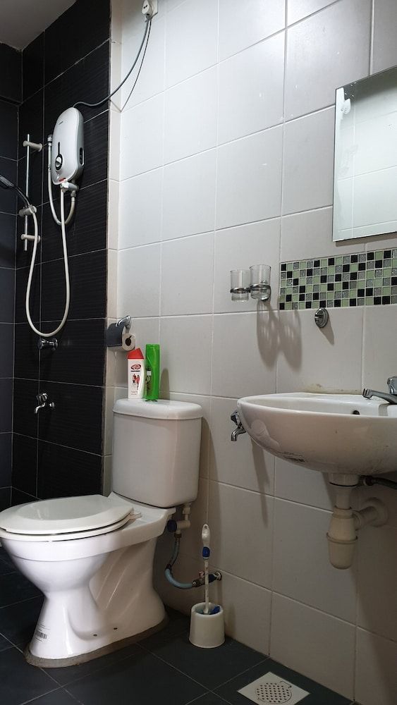 Zenith Suite Residence Comfort Apartment 23