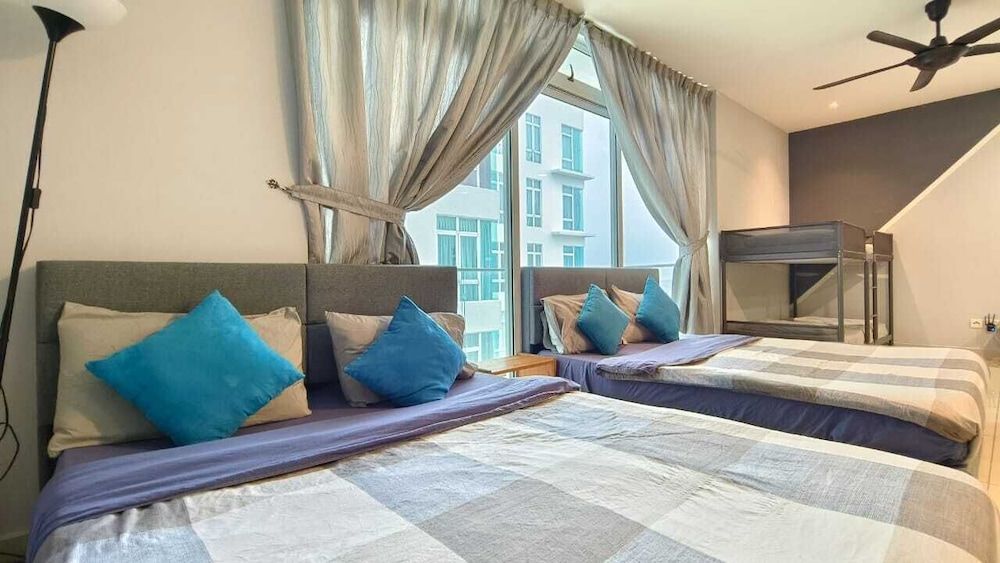 JB City Shopping Mall Apartment Family Studio, Multiple Beds, Balcony, City View 3