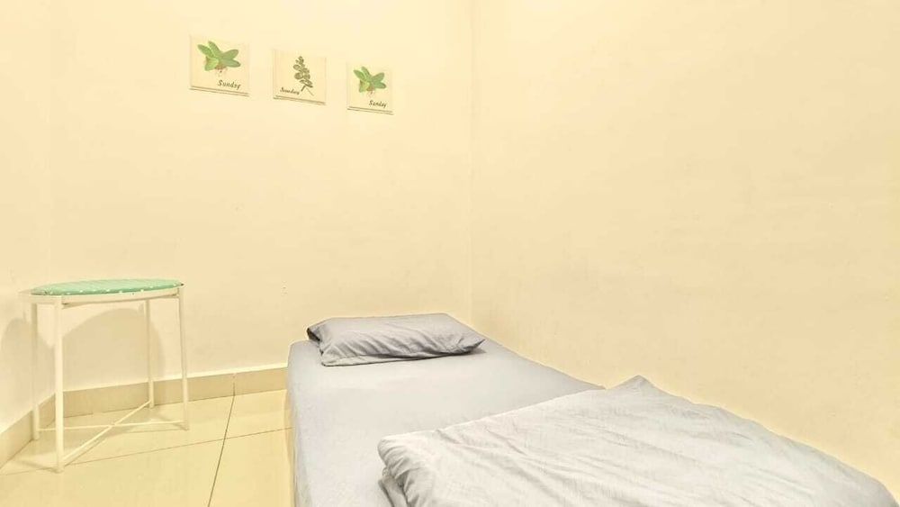 Family Studio, Multiple Bedrooms, City View, Corner