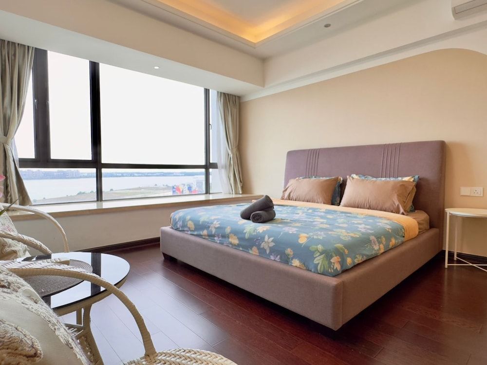 undefined JB City CIQ-R&F Shopping Mall Apartment 6