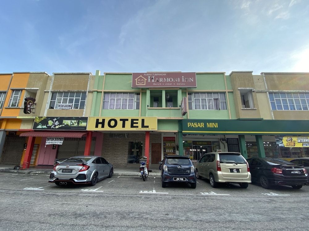 undefined OYO 89760 Harmoni Inn Hotel 4