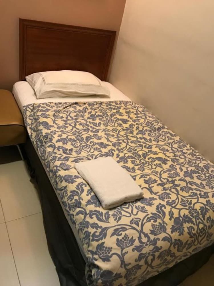 undefined Hotel Bliss 4