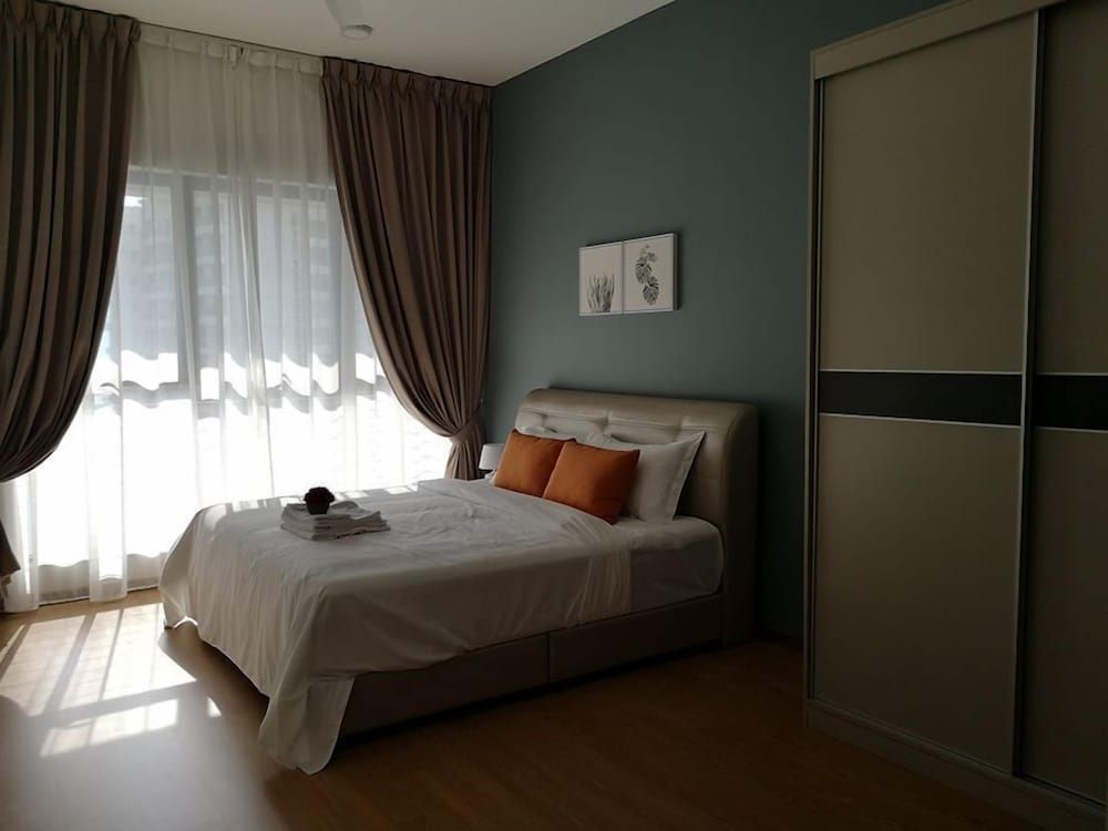 undefined Favoured Seaview Suite 9