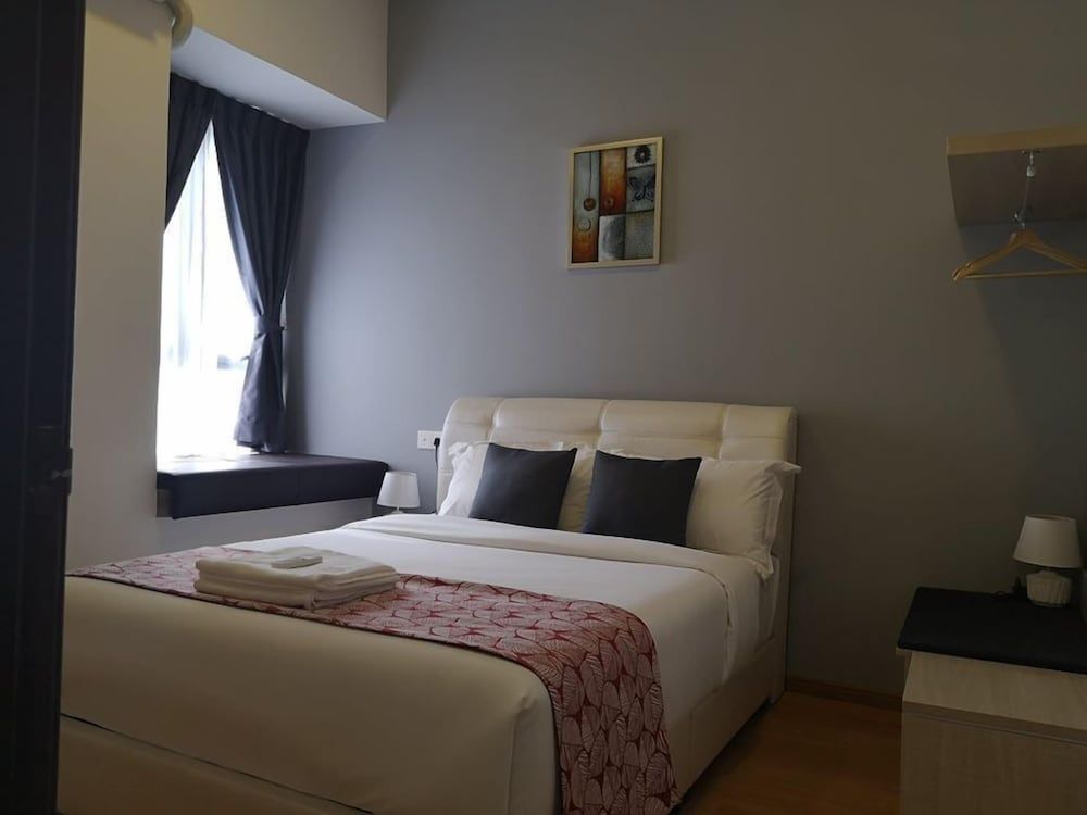 undefined Favoured Seaview Suite 4