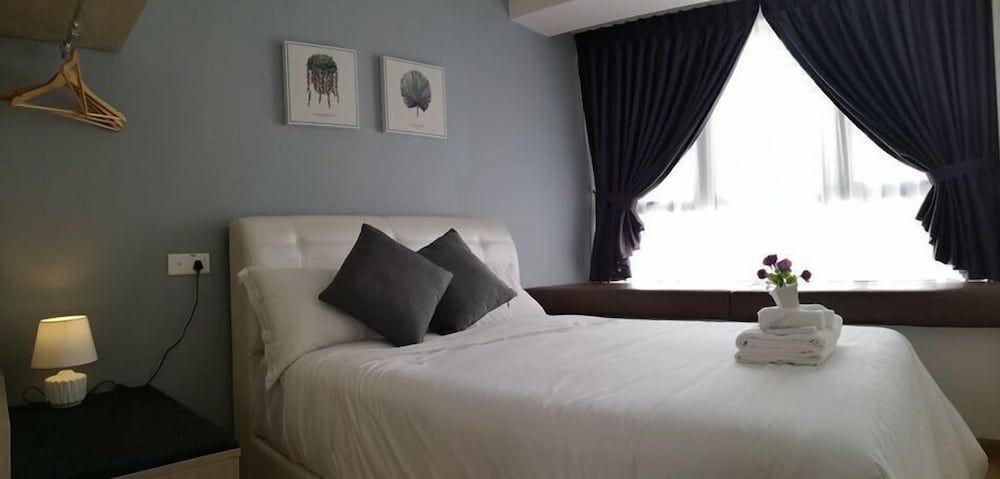 undefined Favoured Seaview Suite 10